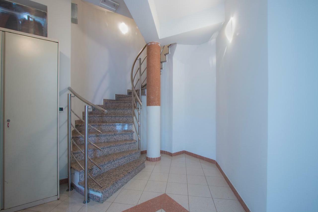 Apartments Riva 메덜린 외부 사진