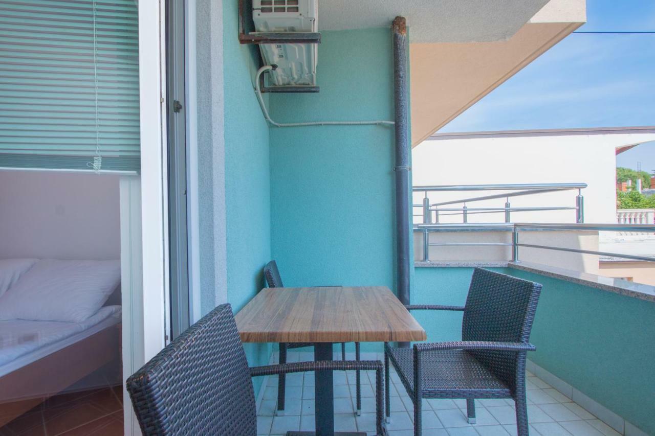 Apartments Riva 메덜린 외부 사진