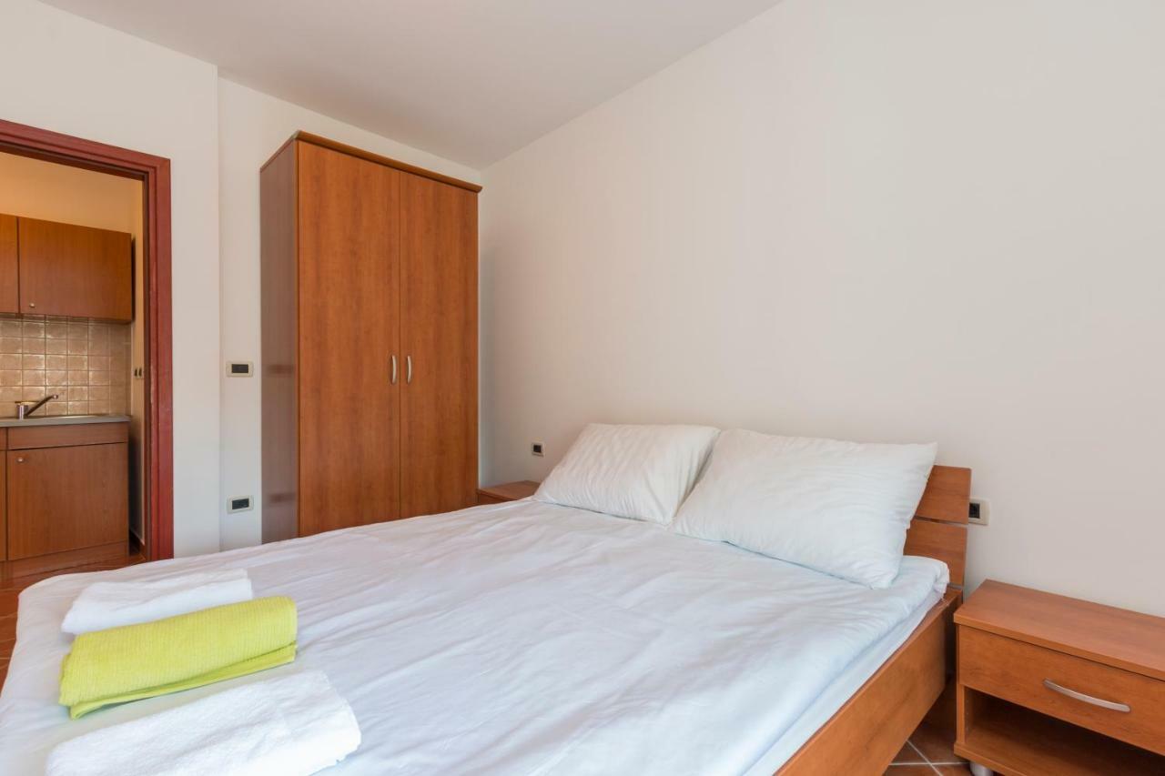 Apartments Riva 메덜린 외부 사진