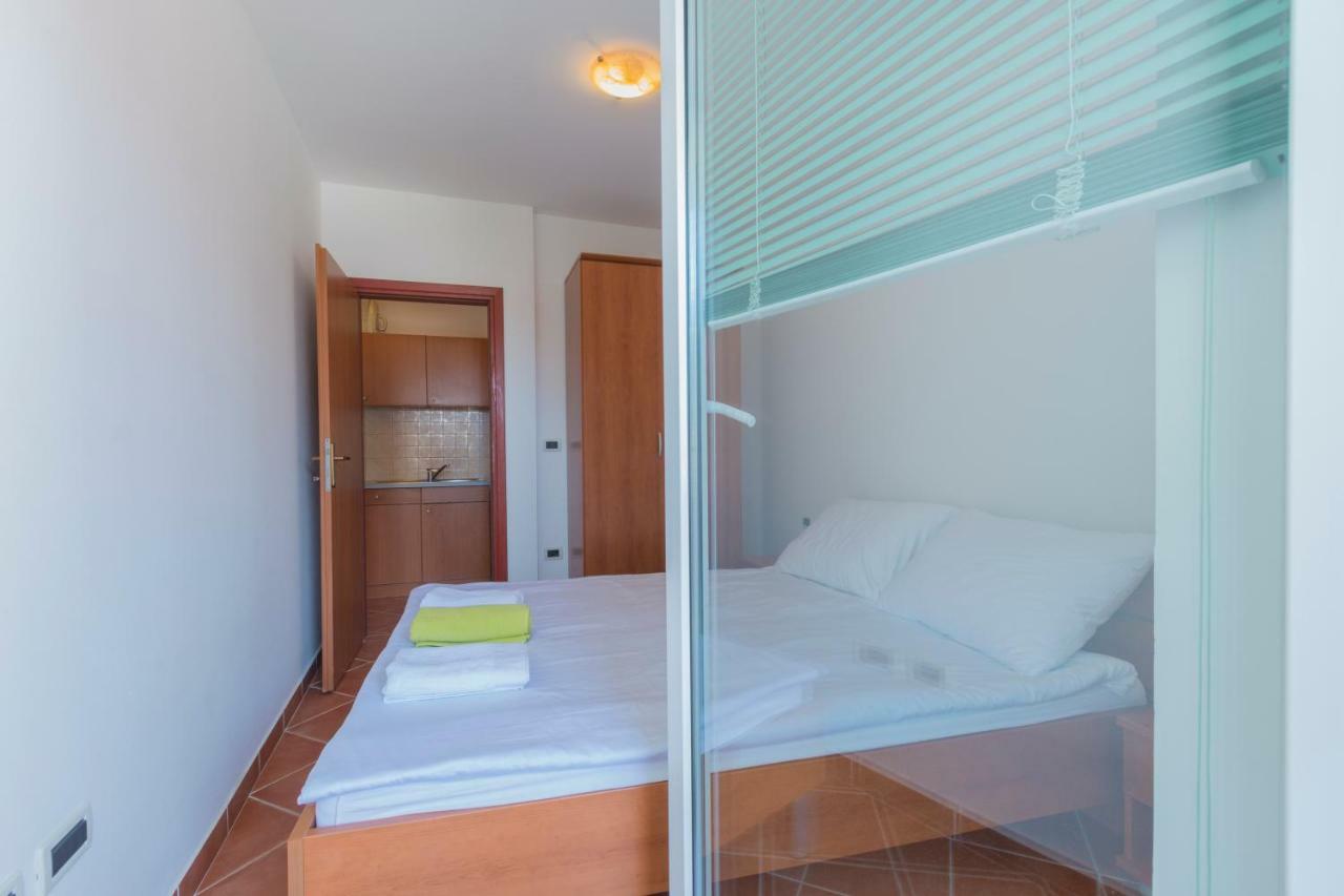 Apartments Riva 메덜린 외부 사진